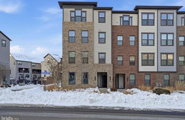 Photo of 13252 WOODLAND PARK Road