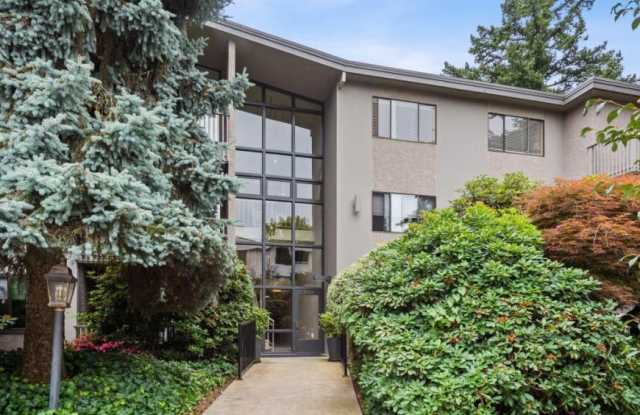 9901 NE 4th Ave #3