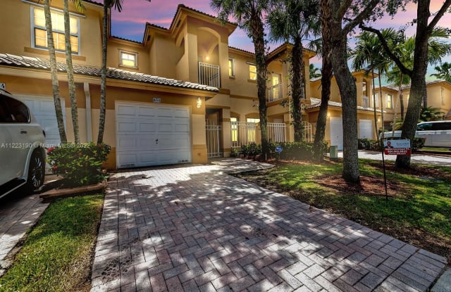 858 NW 170th Ter - 858 Northwest 170th Terrace, Pembroke Pines, FL 33028