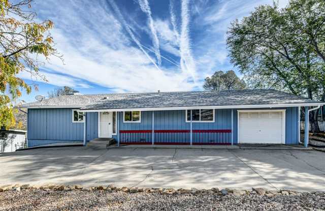 4 bedroom 2 bathroom home for rent in Prescott