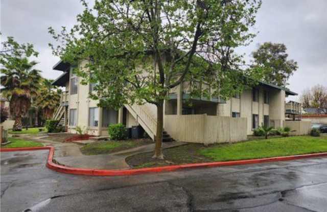 1800 E Old Ranch Rd. #135