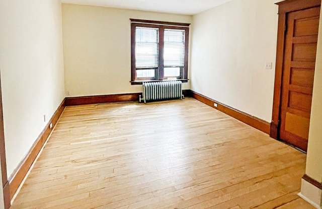 208-210 King St