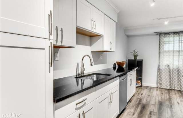 1 Essex Lane C8