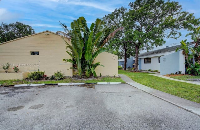 516 SW 14th Ct - 516 Southwest 14th Court, Fort Lauderdale, FL 33315