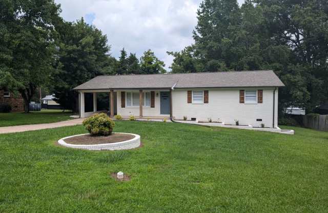 CherryVille Downtown, 3 bedroom, 100% Upgraded.