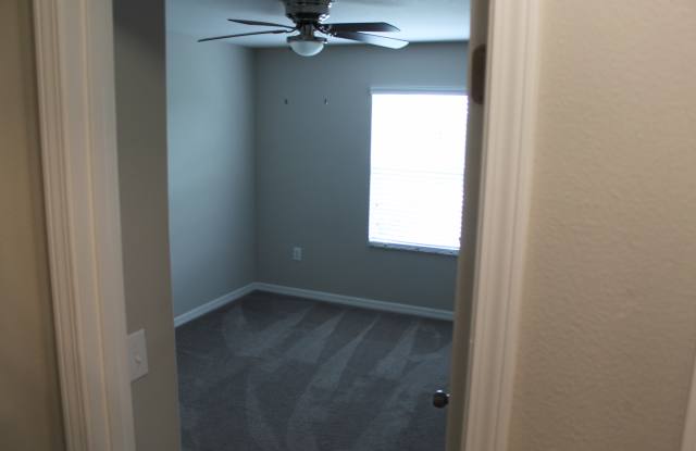 10537 Lake Montauk Dr