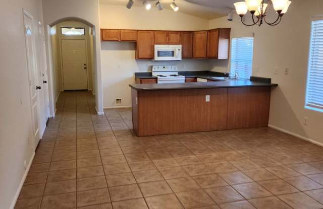 Spacious 3 bedroom in Rancho El Dorado Maricopa ***MOVE IN SPECIAL OFFERED***