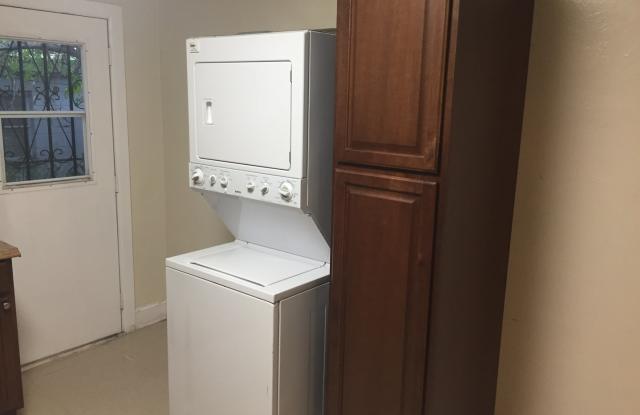 Photo of North Hyde Park Bungalow: Close to SOHO, Downtown  U.T.