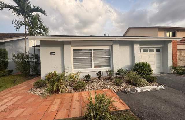 927 NW 106th Ave Cir