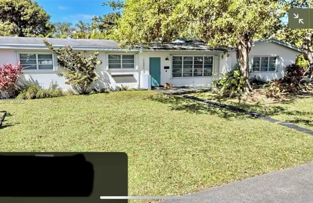 12900 SW 82nd Ct - 12900 Southwest 82nd Court, Pinecrest, FL 33156