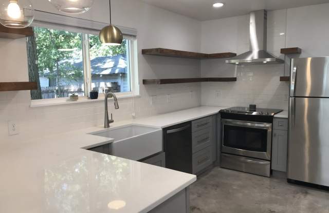 Photo of 423 W Woodlawn Ave. unit: 5