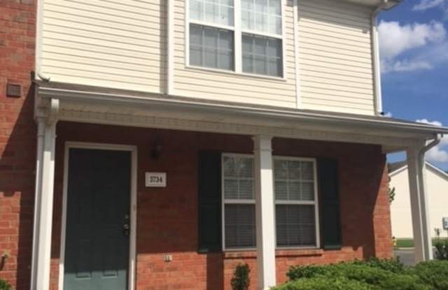 Murfreesboro Townhome near The Avenue