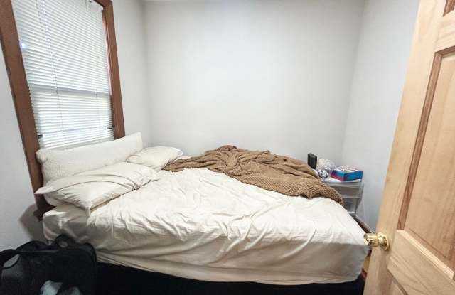 1562 Tremont St #2B Boston MA 02120