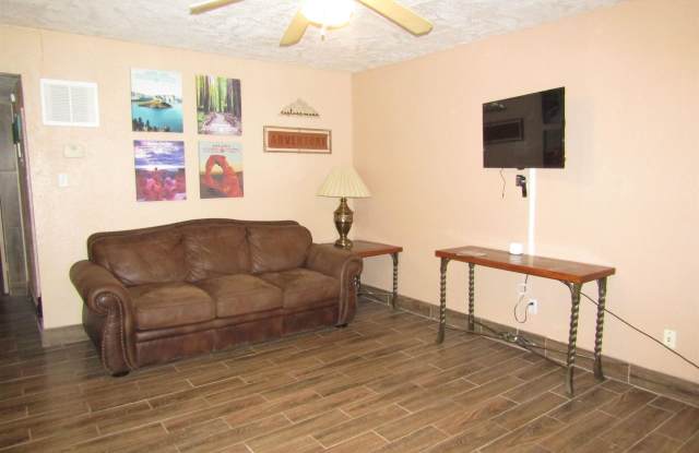 904 S Tenth St. Court