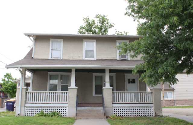 House for rent! 2 kitchens 3 Baths! Close to KSU and Aggieville photos photos