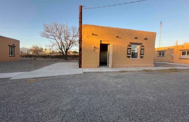 151 N Pendell Rd Apt C - 151 North Pendell Road, El Paso, TX 79905