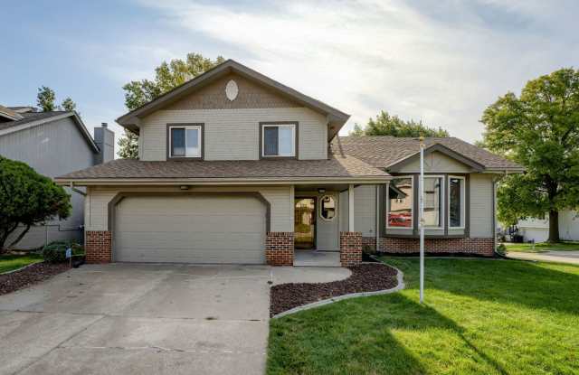 Fresh Updates  Prime Location Near Zorinsky!!