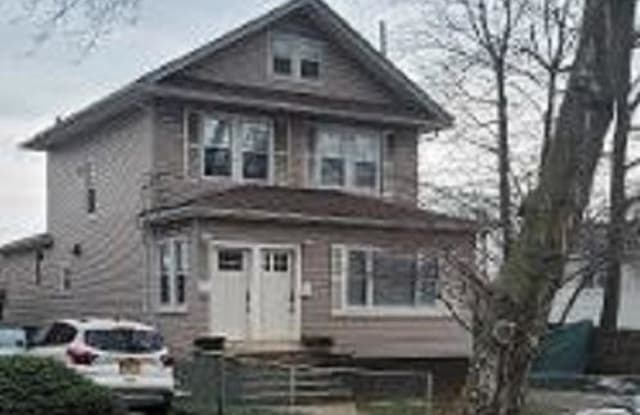 28 Forest Road - 28 Forest Road, Staten Island, NY 10304