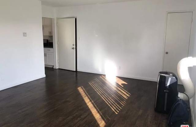 2530 Carmona Ave unit: 1