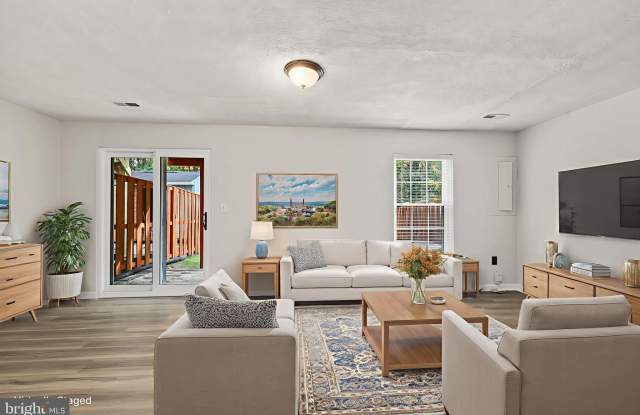 306 KINGS CREST Drive