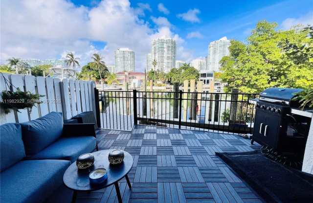 253 Poinciana Dr