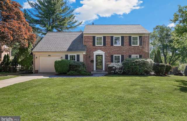 12301 ESPALIER Place
