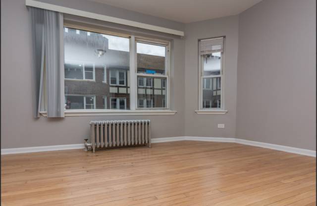 Photo of 1139 East 79th Pl