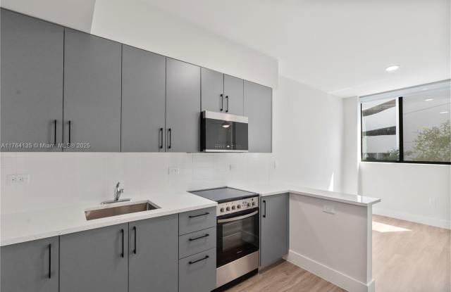 Photo of 1559 NW 15th Street Rd