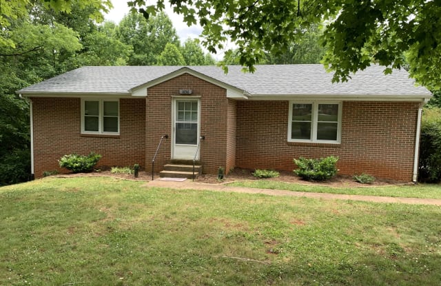 1656 Shady Knoll AVE - 1656 Shady Knoll Avenue, Bedford, VA 24523