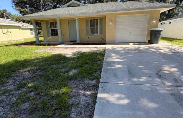 Charming 3-Bedroom, 2-Bath Single-Family Home Available Now!