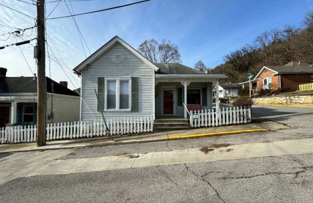 706 Chinn Ave - 706 Chinn Avenue, Frankfort, KY 40601