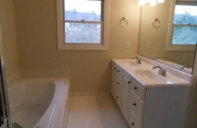 43441 POSTRAIL Square