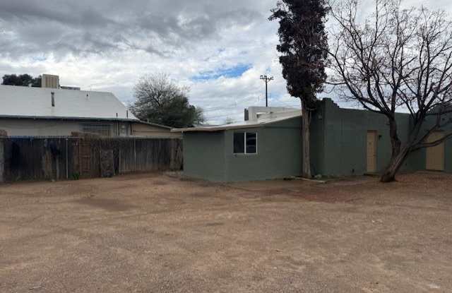 Photo of 102 West Ohio Street - 1