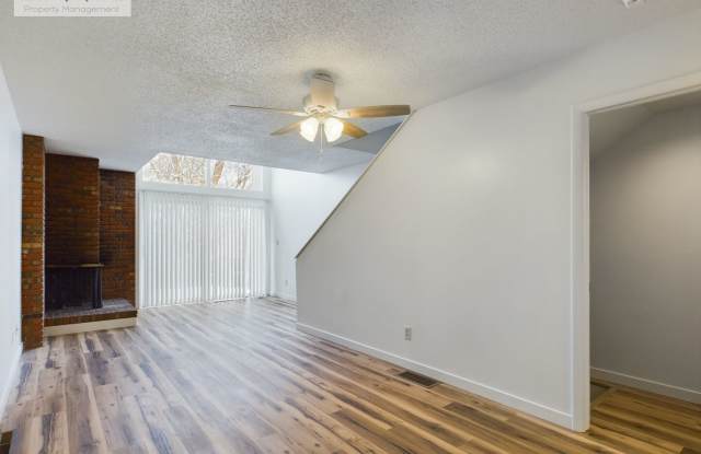 4 Bedroom Near Downtown!