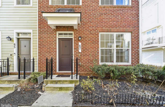 67 LINDEN Place