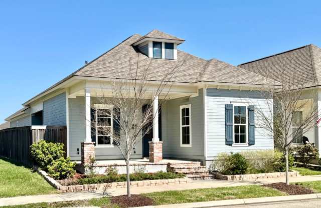 Cottage-Style 3BR Home in Americana