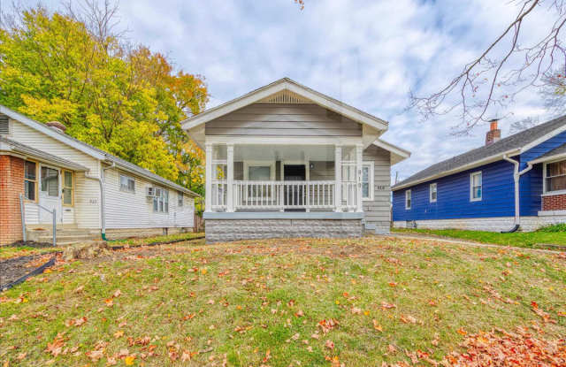 Photo of 919 North Bradley Avenue