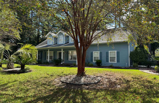 Single Family Home in Richmond Hill 4BR/3Bath