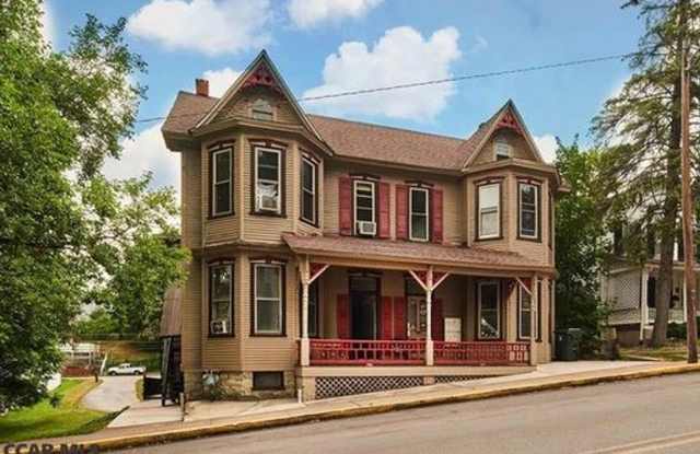 BISHOP STREET EAST 311/313