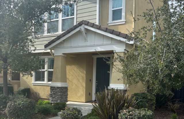 Stunning 4/2.5 (Solar/EV Plug In) Natomas! Please read entire ad for viewings!