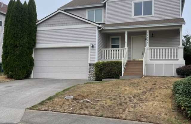 Photo of Two Level Cascadia Village Home with Fenced Backyard A Pet Is Wecome!