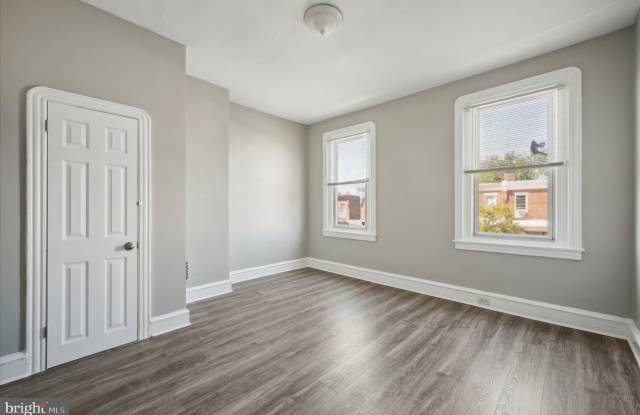 5431 N LAWRENCE STREET