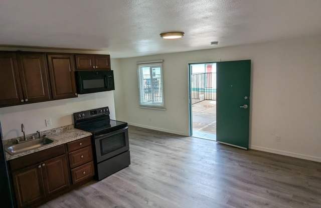 912 W 2nd Street unit: 9