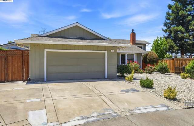 325 Goshen Ct