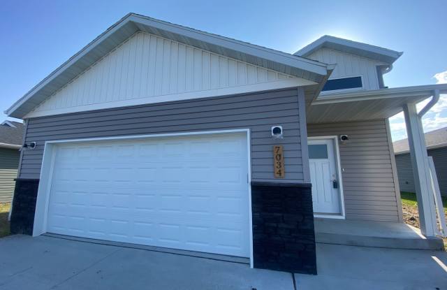 Beautiful 3 Bed Home in Horace - NEW INCENTIVE OFFERED - MOVE IN TODAY!