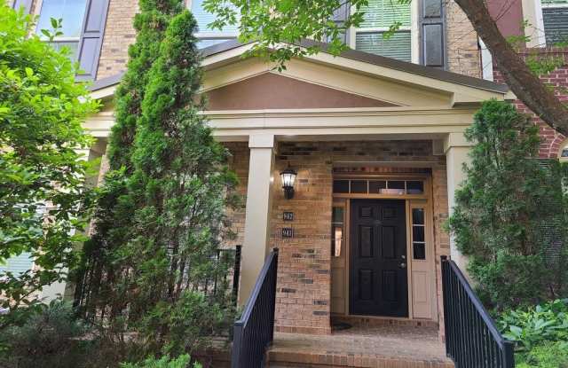 942 Perimeter Walk