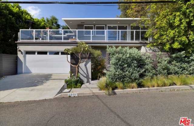 Photo of 8809 Appian Way