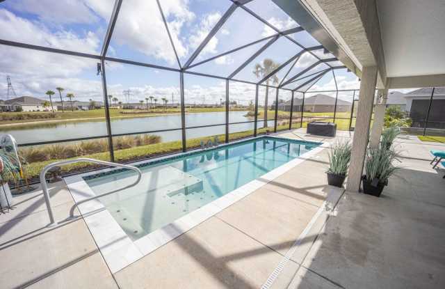 Seasonal 3BR/2BA with 2-car Garage and POOL in Village of Citrus Grove