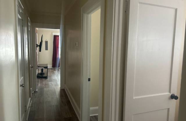 Room in 2 Bedroom Home at Kerr St NW