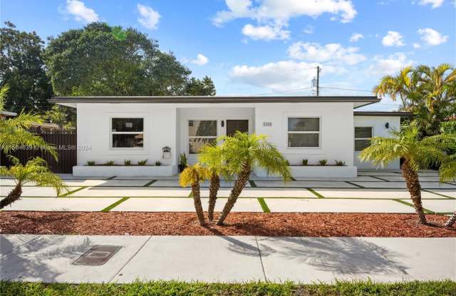 1310 SW 76th Ave